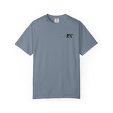 Unisex garment-dyed heavyweight cotton t-shirt with vintage finish and streetwear style